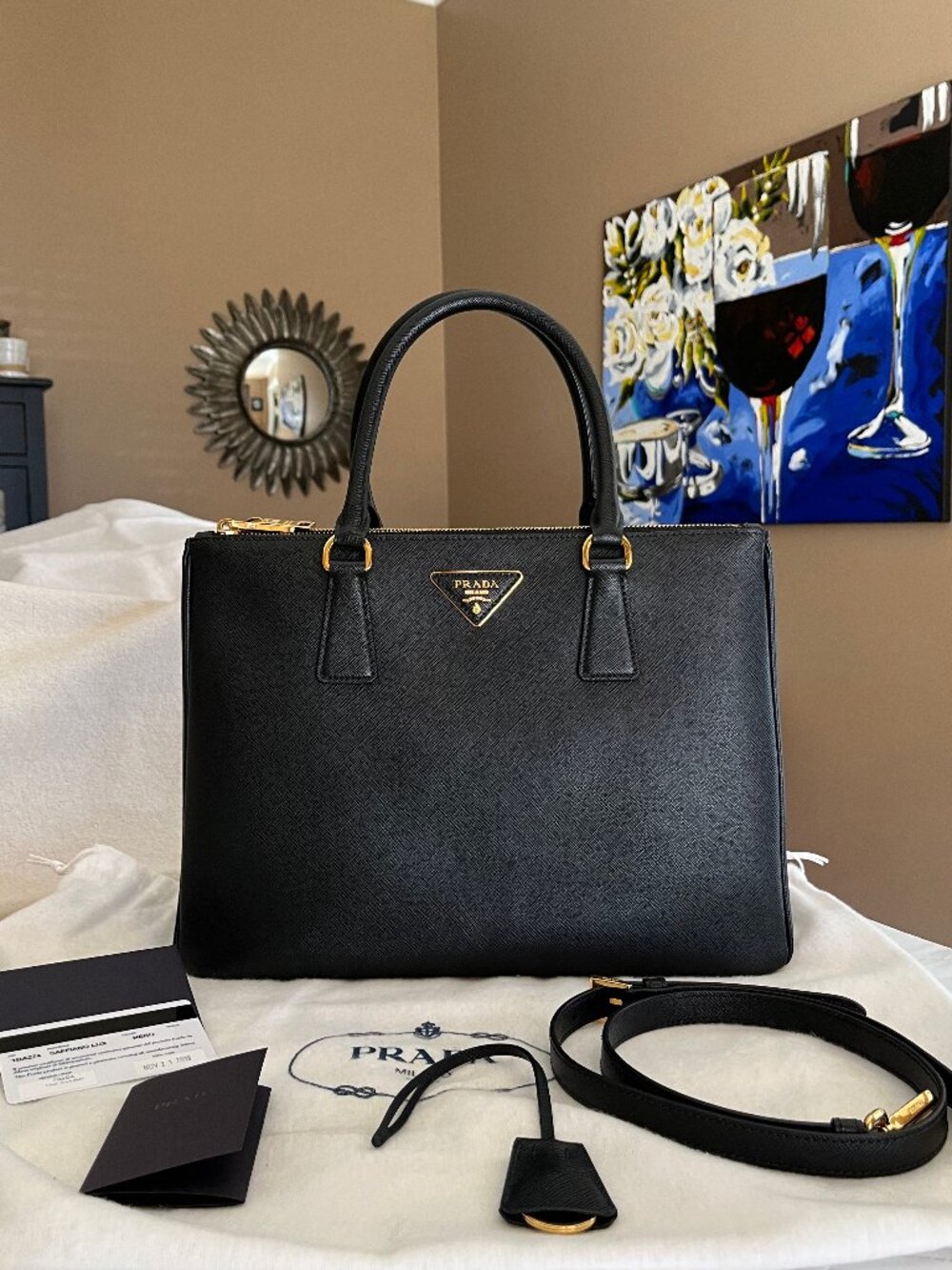 <<SOLD>> Prada Galleria Saffiano Leather Bag - Medium - Authentic - Picture 3 of 17